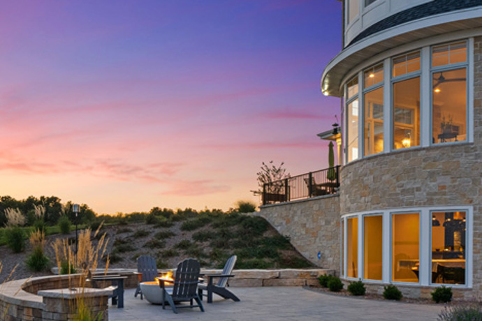House with an overlooking of the sky