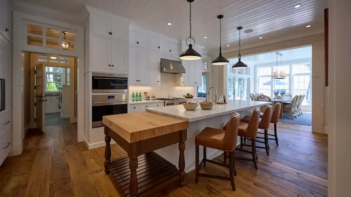 Luxurious home kitchen