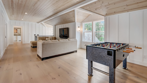 Lounging & Gaming Space