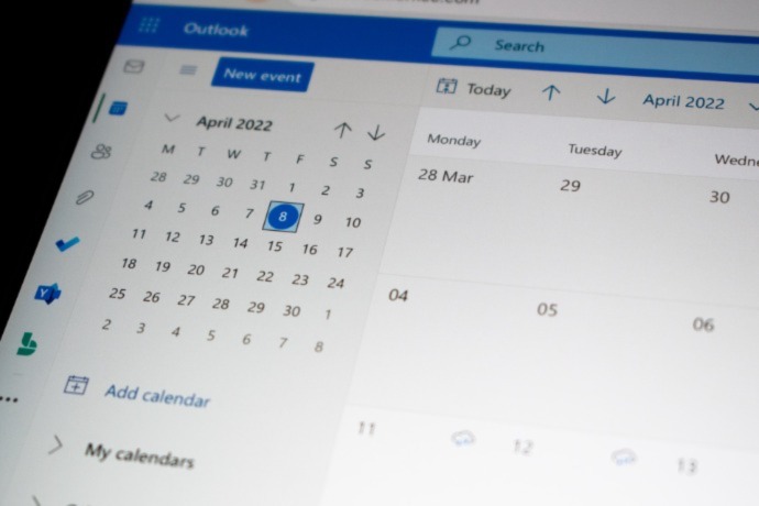 outlook calendar with planned timeline for home building