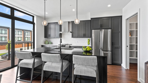 Kitchen Island and Chairs 2