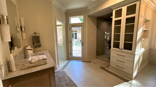 Master Bedroom Bathroom