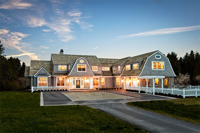 Barn Style Home Exterior