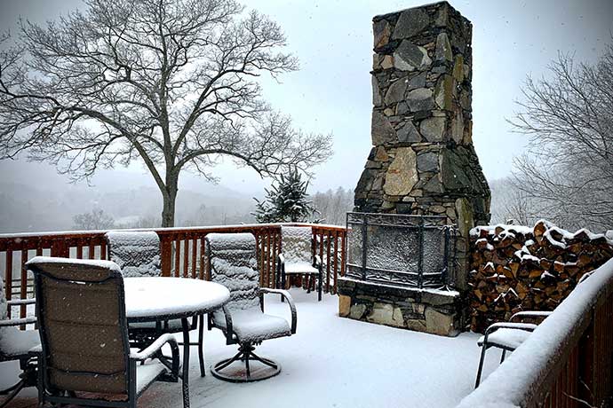 3. Winter Wonderland: Embracing Nature with Outdoor Designs