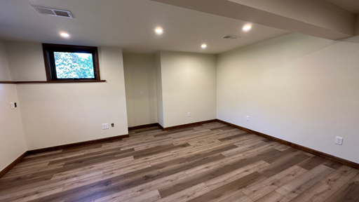 Unfurnished Room