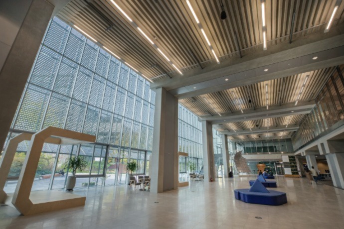 smart light in the spacious commercial building