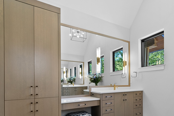 Bathroom sink with cabinets