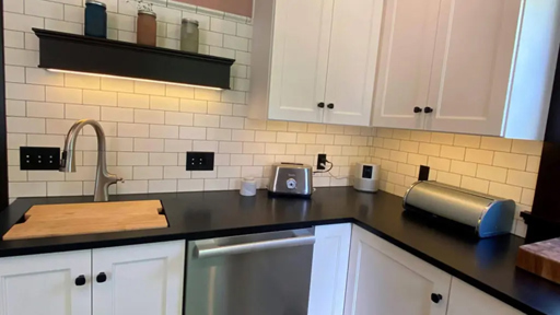 Kitchen Counter 1a